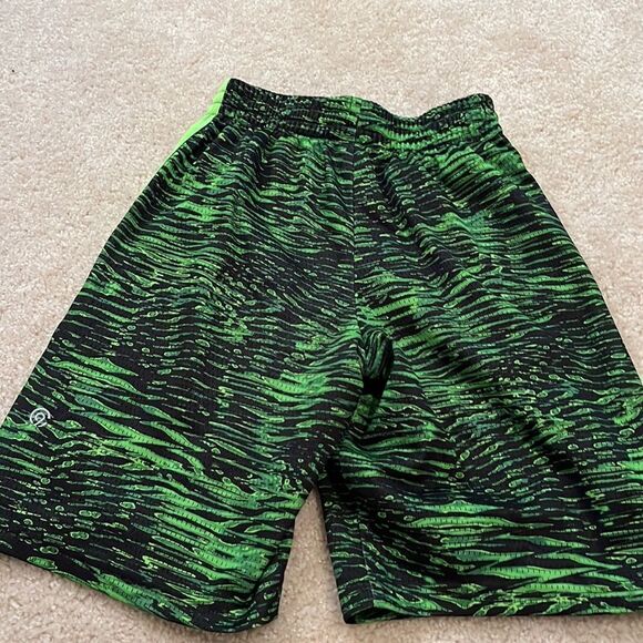 BOYS SIZE MEDIUM 8/10 CHAMPION SHORTS - Picture 6 of 7